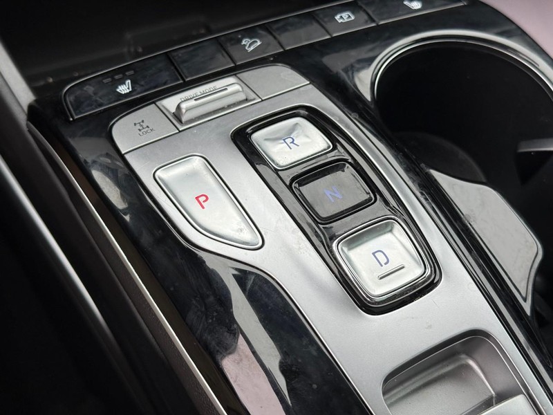 Hyundai Tucson Hybrid Vehicle Image 25
