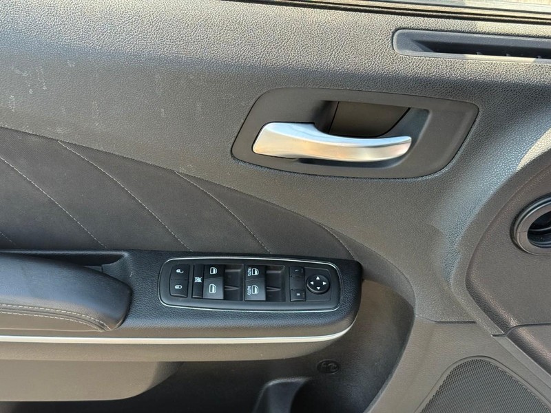 Dodge Charger Vehicle Image 17