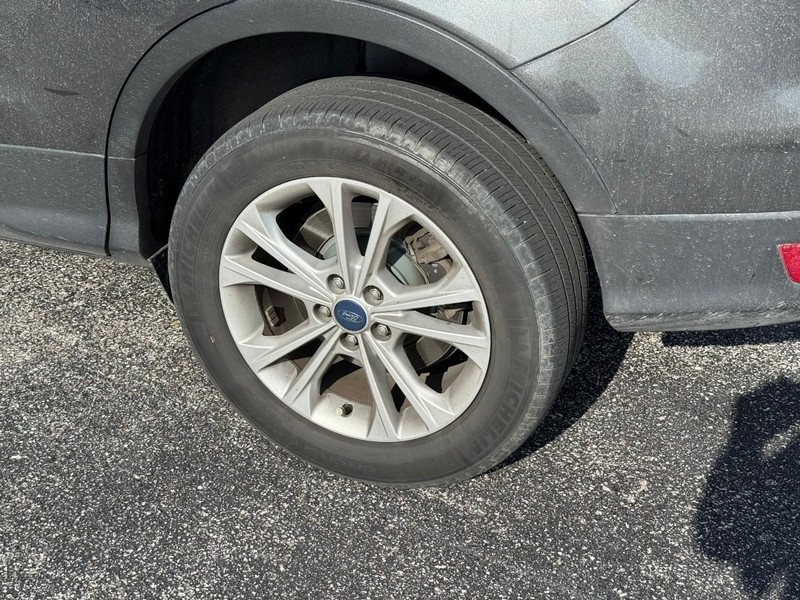 Ford Escape Vehicle Image 12