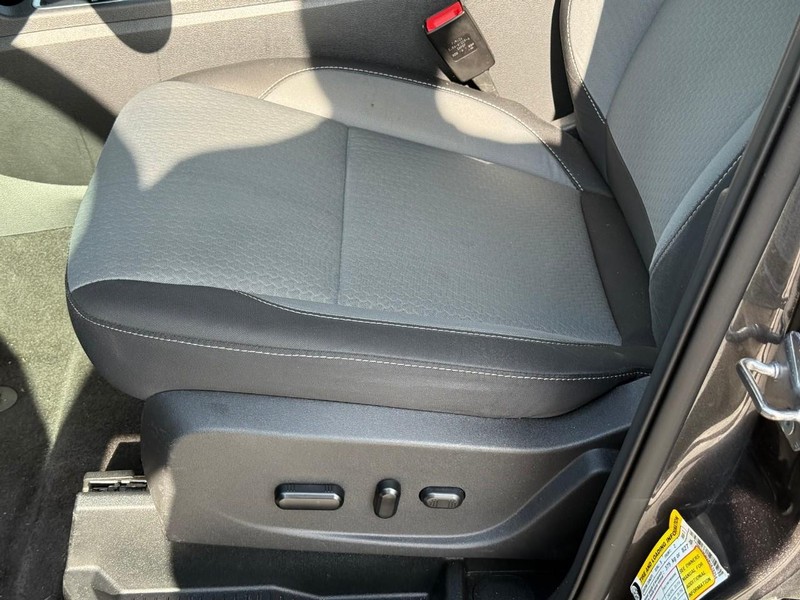 Ford Escape Vehicle Image 21