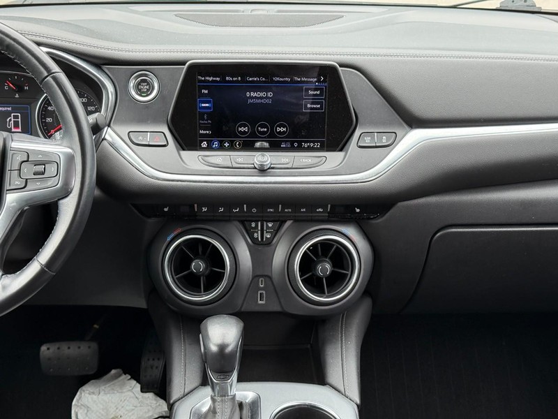 Chevrolet Blazer Vehicle Image 16