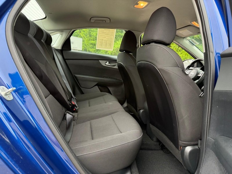 Kia Forte Vehicle Image 12