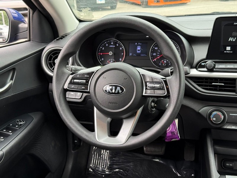Kia Forte Vehicle Image 14