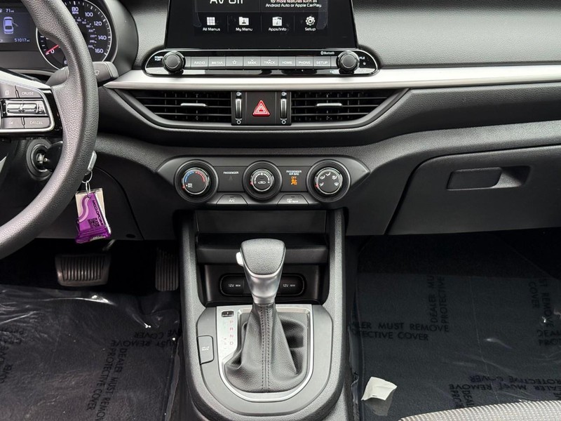 Kia Forte Vehicle Image 16