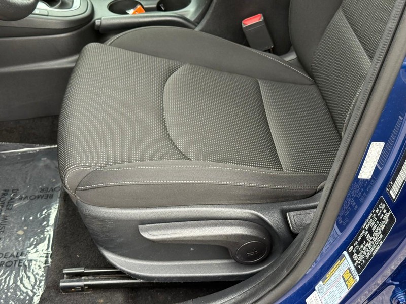 Kia Forte Vehicle Image 19
