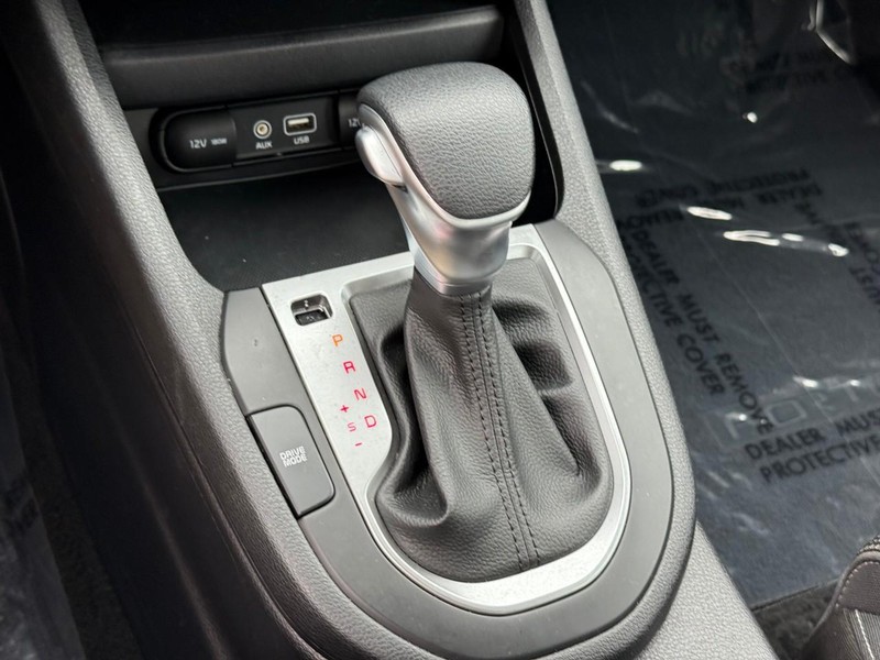 Kia Forte Vehicle Image 24