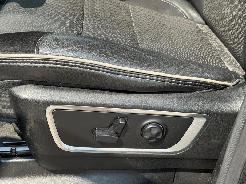 Ram 1500 Vehicle Image 21