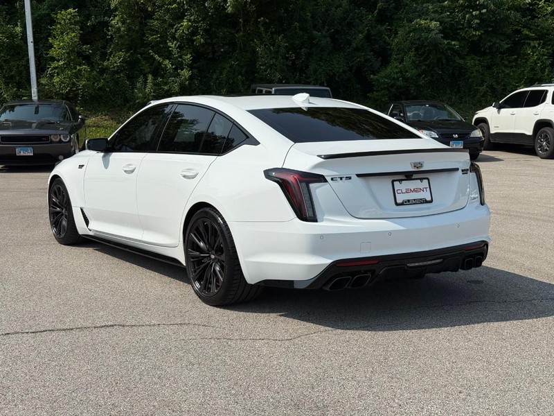 Cadillac CT5-V Vehicle Image 04