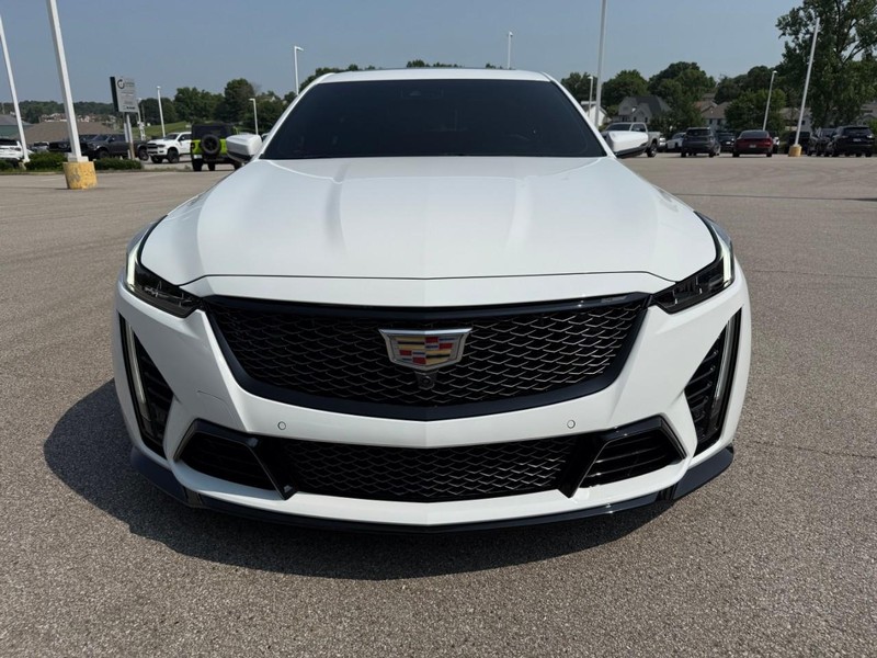 Cadillac CT5-V Vehicle Image 07