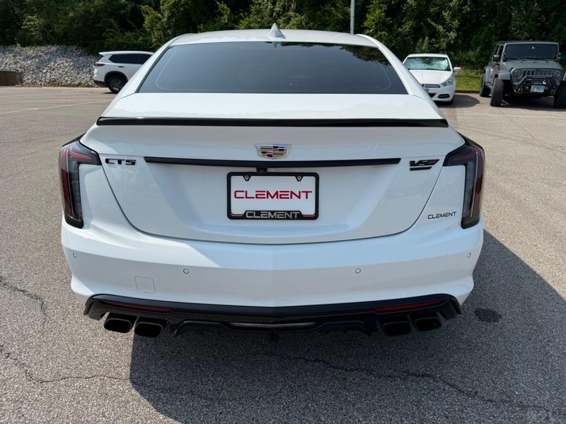 Cadillac CT5-V Vehicle Image 08