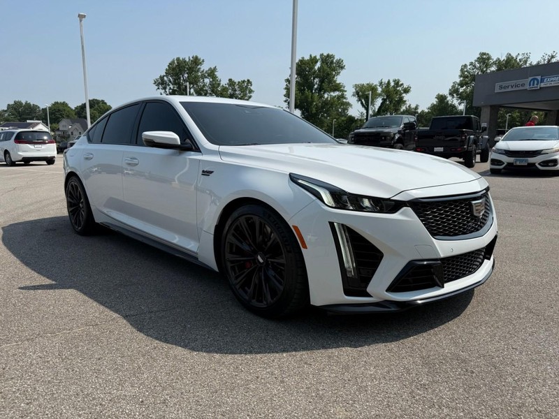 Cadillac CT5-V Vehicle Image 09