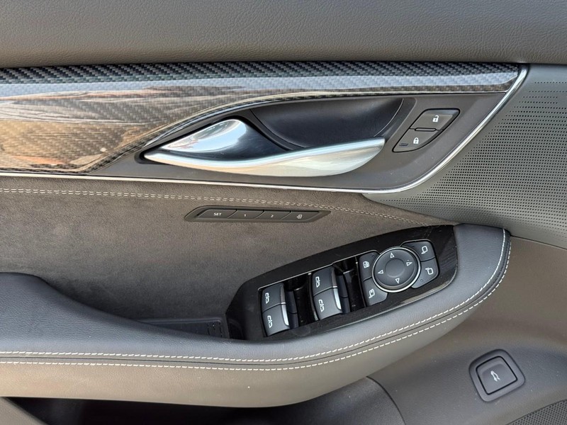 Cadillac CT5-V Vehicle Image 23