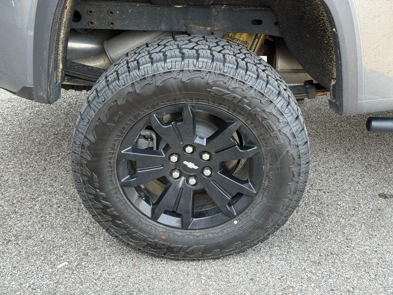 Chevrolet Colorado Vehicle Image 14