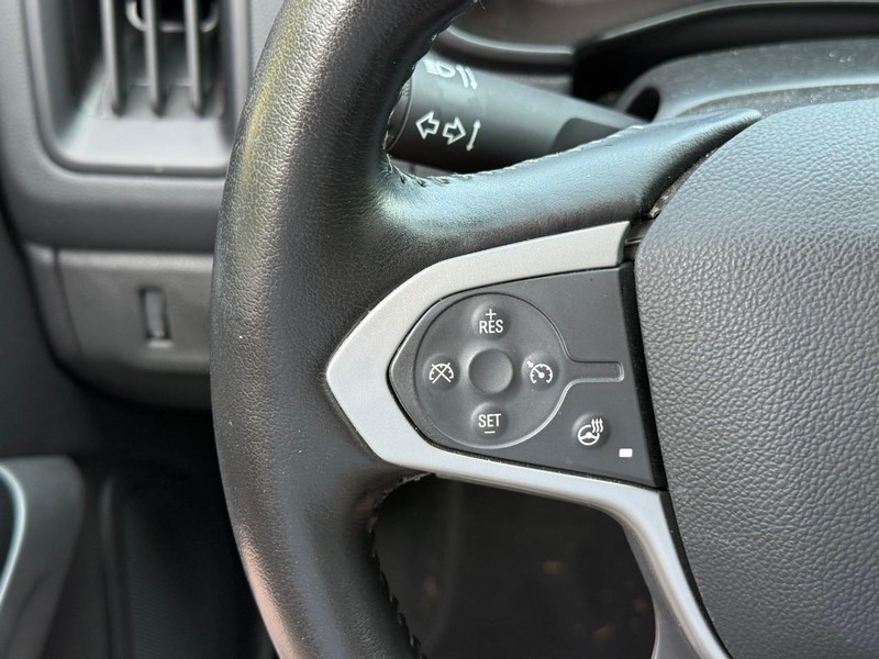 Chevrolet Colorado Vehicle Image 16