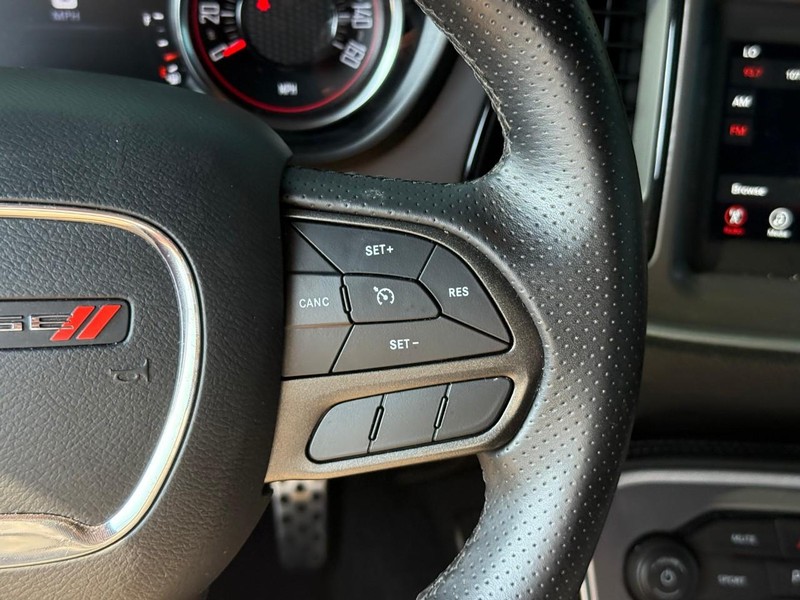Dodge Challenger Vehicle Image 19