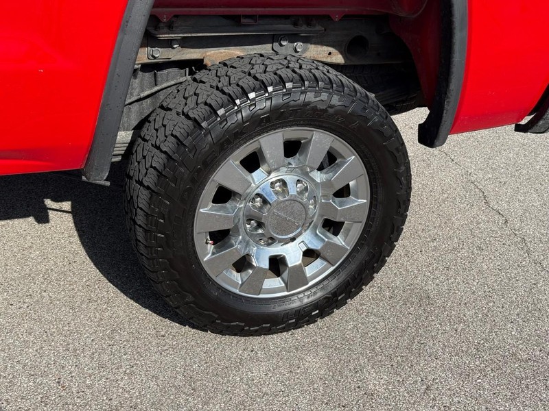 GMC Sierra 2500HD Vehicle Image 05