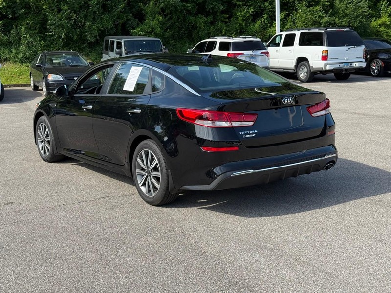 Kia Optima Vehicle Image 04