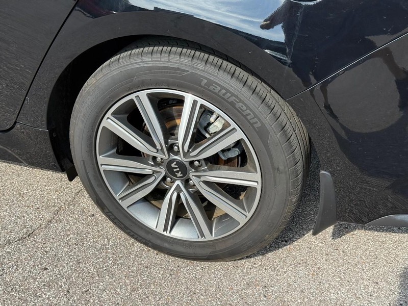 Kia Optima Vehicle Image 05