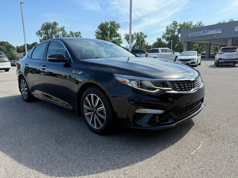 Kia Optima Vehicle Image 11