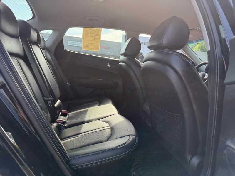 Kia Optima Vehicle Image 13