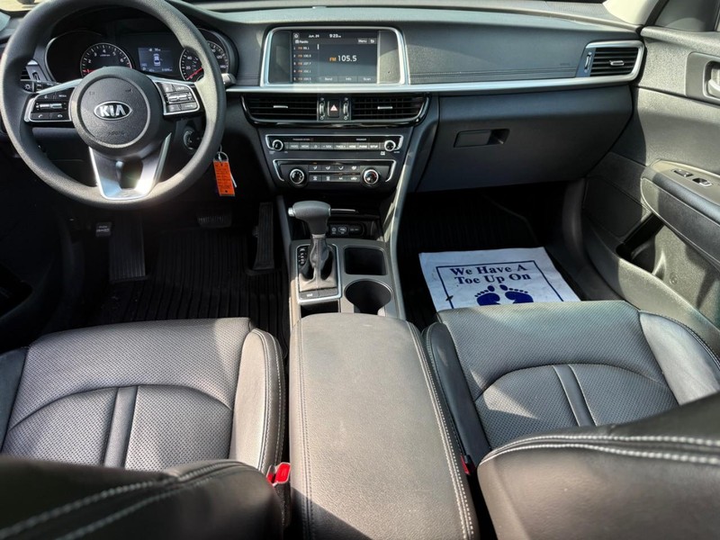 Kia Optima Vehicle Image 14