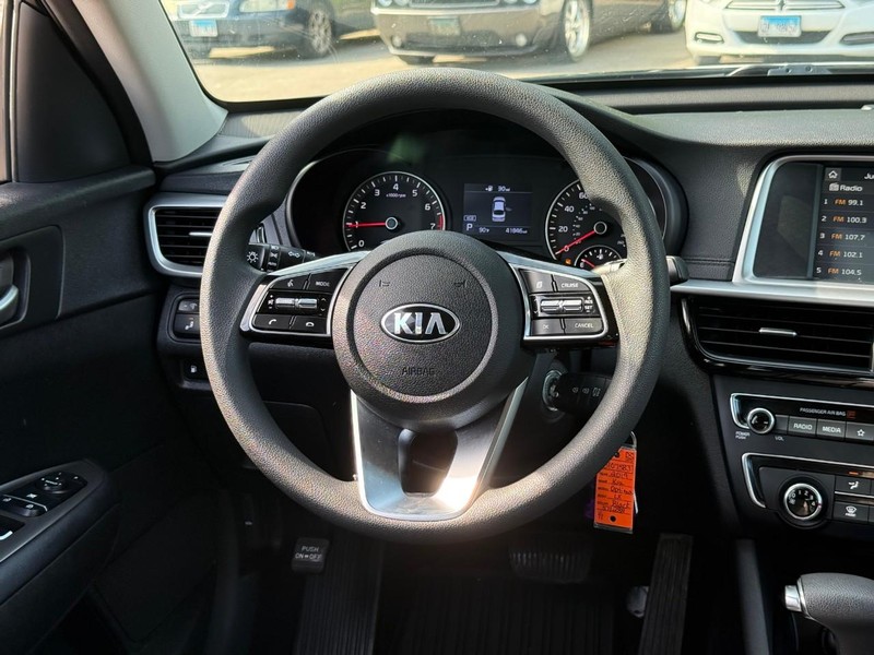 Kia Optima Vehicle Image 15