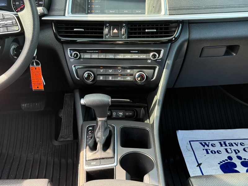 Kia Optima Vehicle Image 17