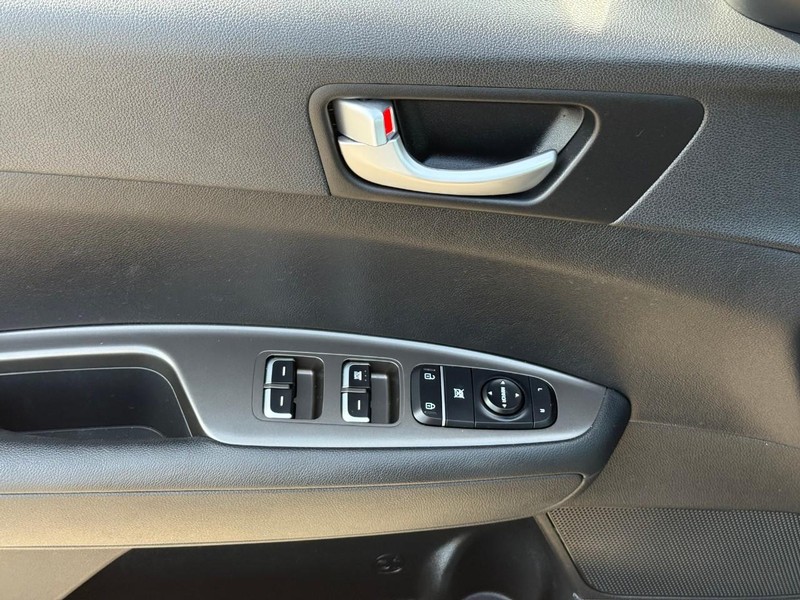 Kia Optima Vehicle Image 18