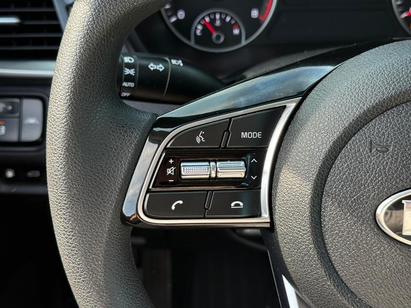 Kia Optima Vehicle Image 21