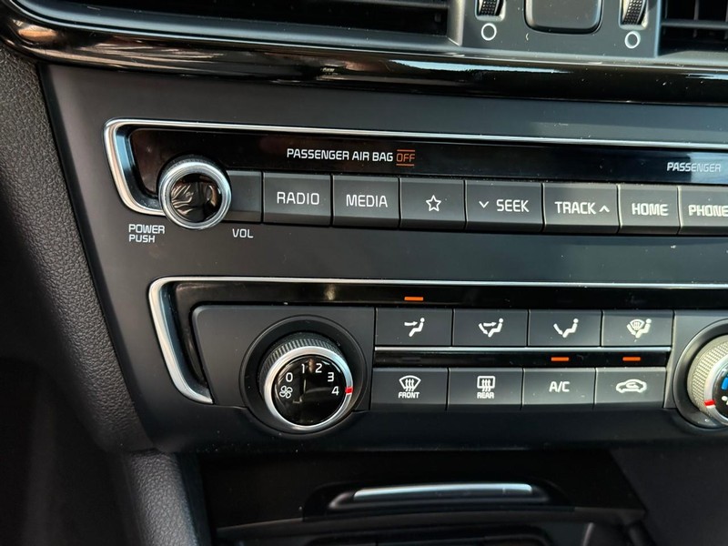 Kia Optima Vehicle Image 25