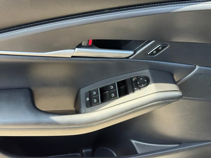 Mazda CX-30 Vehicle Image 18