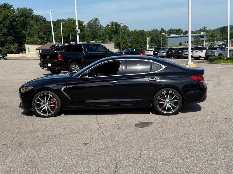 Genesis G70 Vehicle Image 03