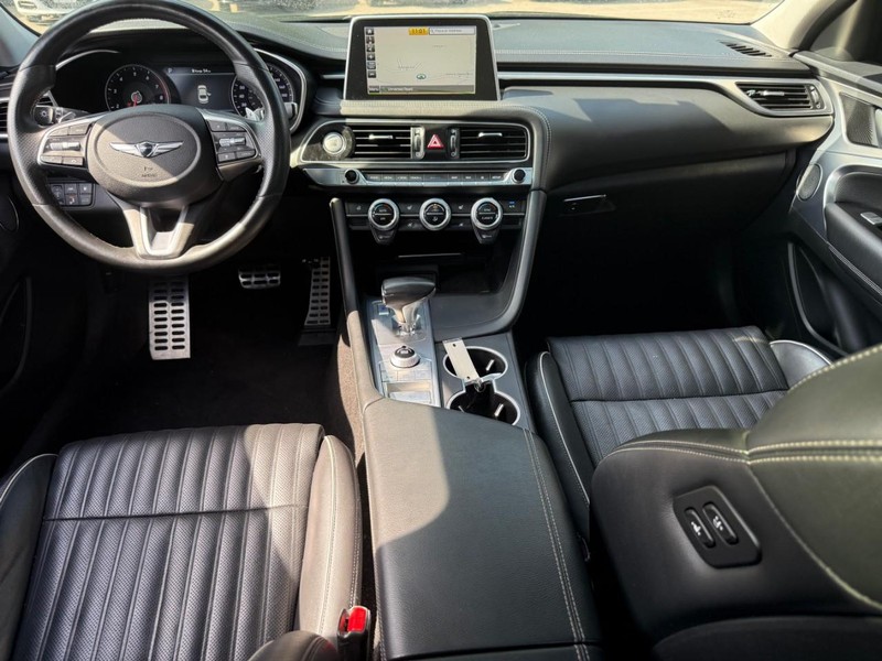 Genesis G70 Vehicle Image 14