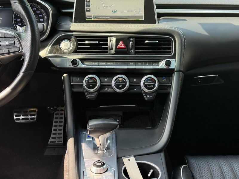 Genesis G70 Vehicle Image 17