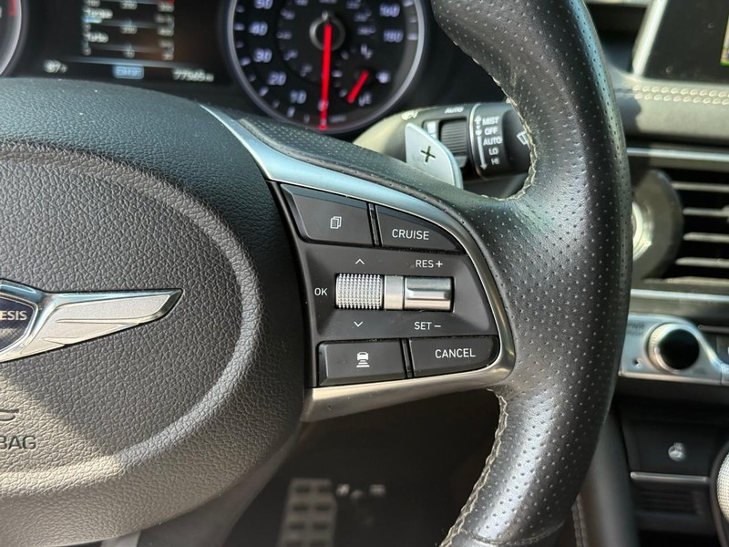 Genesis G70 Vehicle Image 24