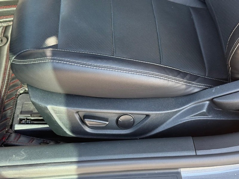 Ford Mustang Vehicle Image 18