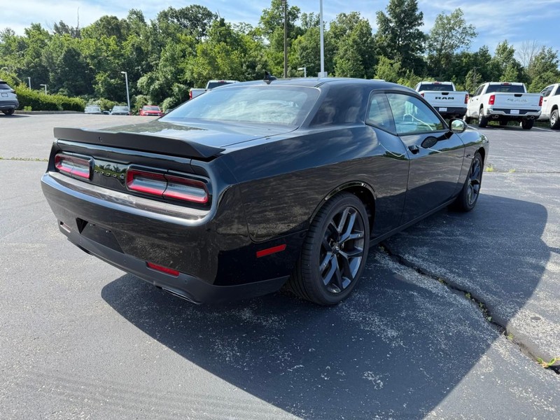 Dodge Challenger Vehicle Image 09