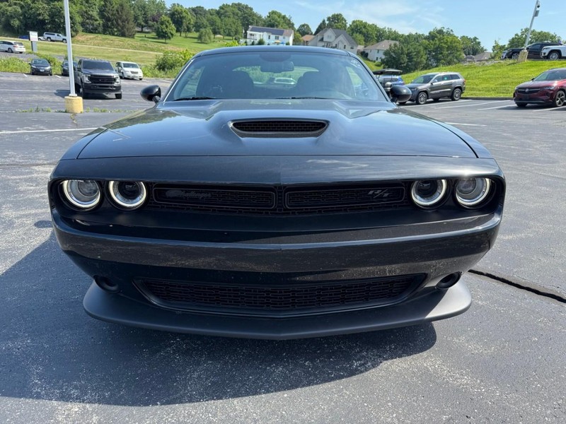 Dodge Challenger Vehicle Image 12
