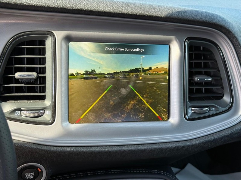 Dodge Challenger Vehicle Image 21