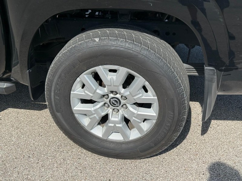 Nissan Frontier Vehicle Image 05