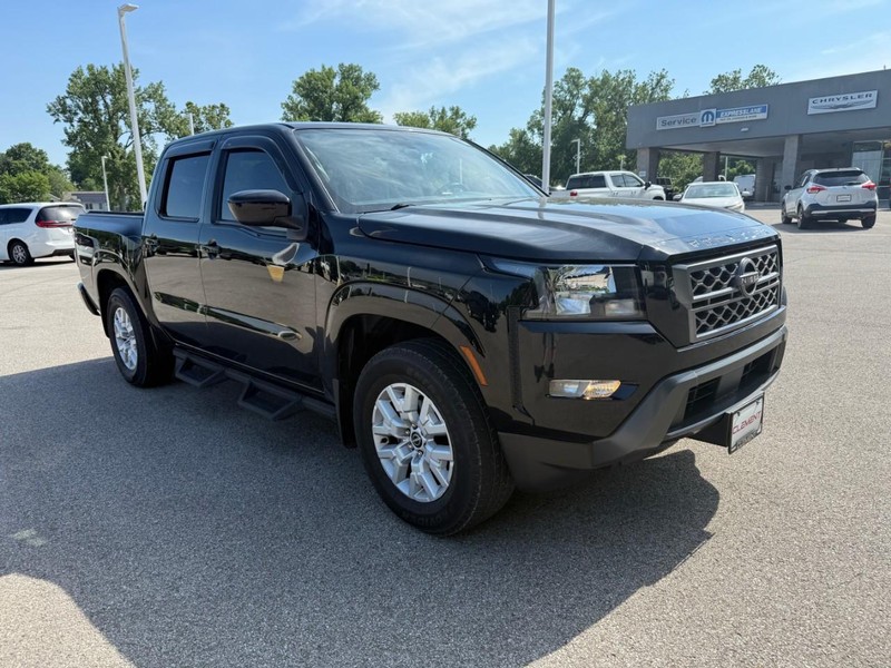 Nissan Frontier Vehicle Image 09