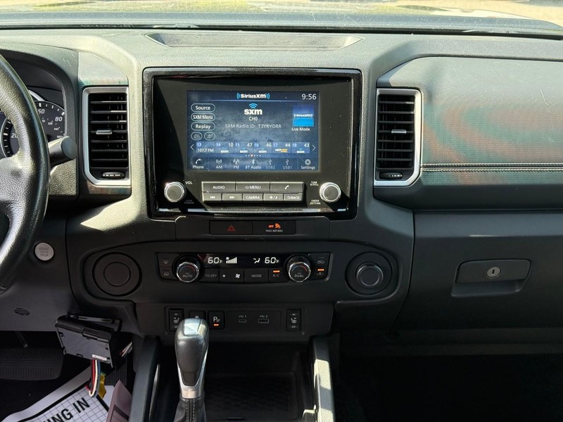 Nissan Frontier Vehicle Image 14