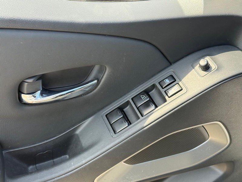 Nissan Frontier Vehicle Image 16