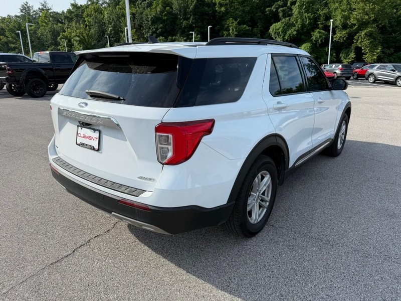 Ford Explorer Vehicle Image 09