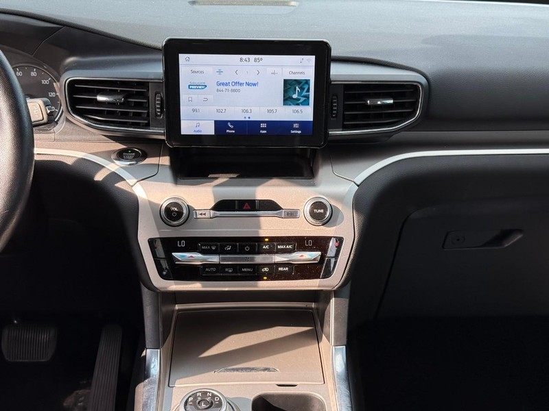 Ford Explorer Vehicle Image 16