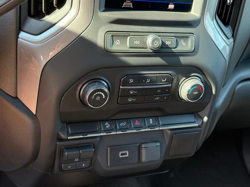 Chevrolet Silverado 1500 Vehicle Image 18