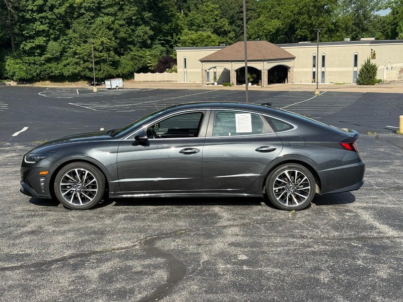 Hyundai Sonata Vehicle Image 03