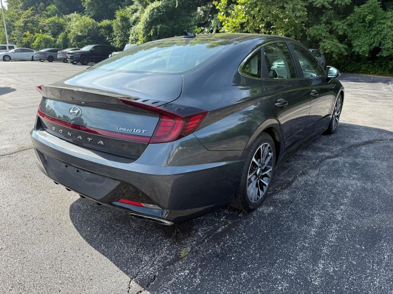 Hyundai Sonata Vehicle Image 08