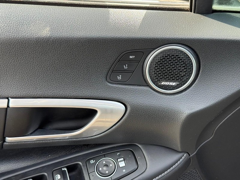 Hyundai Sonata Vehicle Image 18