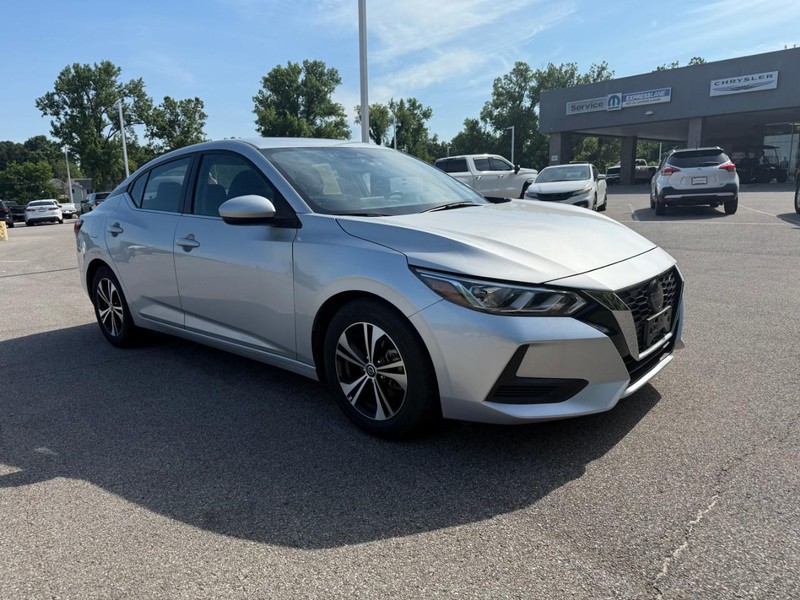 Nissan Sentra Vehicle Image 11